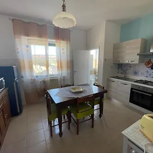 Casa Vicina Al Mare Ed Al Centro A L&l Appartamento
